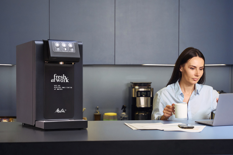 Diese 7 Fragen helfen, den richtigen Wasserspender fürs Büro zu finden. So mieten Sie flexibel, hygienisch & günstig – ohne böse Überraschungen