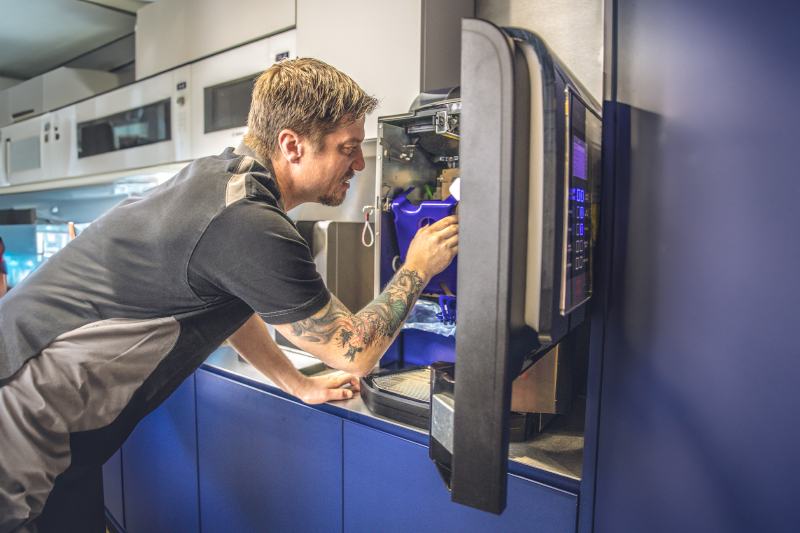 Schneller Service für Kaffeevollautomaten & Wasserspender im Büro ✓ Reparatur innerhalb 48 Stunden ✓ Rundum-Sorglos-Service ✓ ohne versteckte Kosten