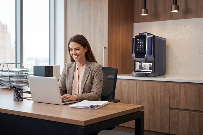Mitarbeiterzufriedenheit steigern: Flow statt Frust | fresh at work Mitarbeiterzufriedenheit steigern ✓ Warum Technik-Stress den Flow stört ✓ Fokus durch 48h-Service sichern ✓ Jetzt psychologische Ergonomie optimieren!