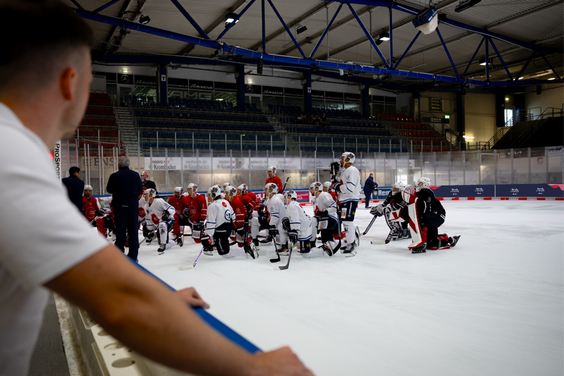 fresh at work als Firmenpartner bei den Iserlohn Roosters Trainingsbeginn